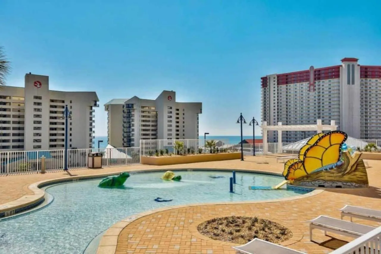 Aparthotel Paradise At Laketown Wharf Panama City Beach